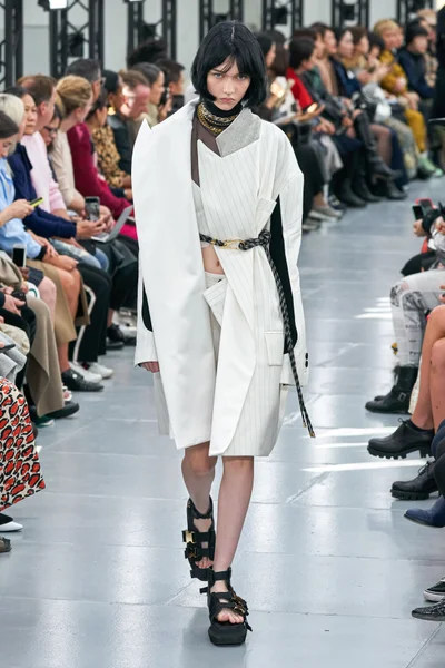 Look 12